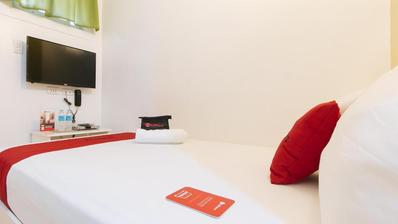 Reddoorz Plus Near Lapasan Plaza קגיאן דה אורו מראה חיצוני תמונה